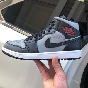 Nike Air Jordan 1 Mid Shadow
